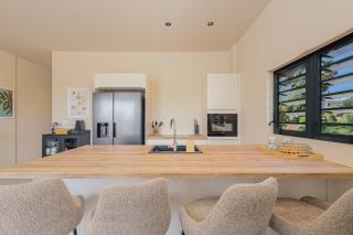 Aqua Zensa, luxe appartement 2 min van Mambo Beach - 3