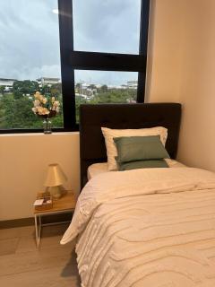 Modern Condo in Núcleo La Sabana with Pool - 2