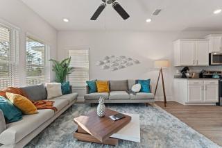 Mins to Beach|King Beds|Firepit|Wi-Fi|Gameroom! - 0