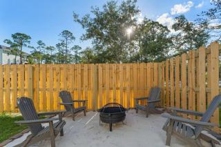 Mins to Beach|King Beds|Firepit|Wi-Fi|Gameroom! - 7