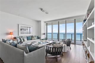 Upscale Key Biscayne Residence With Spa - 0