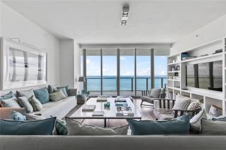 Upscale Key Biscayne Residence With Spa - 1