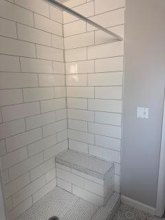 LRG 1600sqft 4room 2 bath in a quiet neighborhood - 1