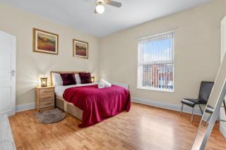 Manchester Seymour Escape Spacious 4BR Home for 8 - 5