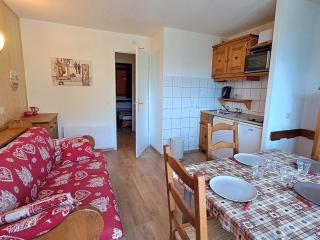 Appartement cosy avec balcon, pied des pistes, parking couvert - FR-1-516-89 - 4