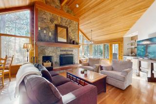 Tree-lined Paradise - 5