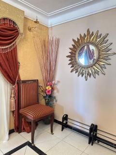 Regal and Spacious Retreat with Crystal Chandeliers - 3