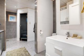 Aurora Forest Villa, Private Sauna By Lapland Host - 8