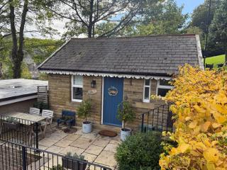 "The Lodge", Holmfirth - 7