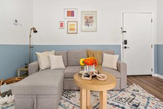 Parkfront Bloom- SALE Newly Furnished Across Park - 8