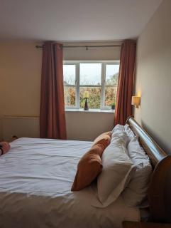 The Three Horseshoes - 1