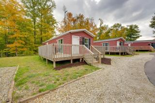 Cozy Cabin Community Pool and Lakefront Beach! - 0