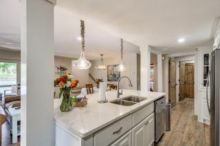 Less Than 1 Mi to Boat Launch Home with Dock in Scottsboro - 2