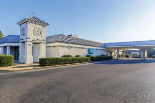 Motel 6-Dumfries, VA - 0