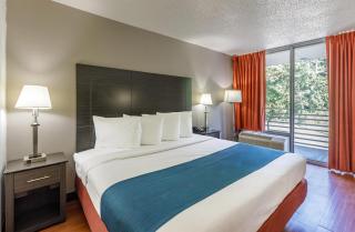 Motel 6-Dumfries, VA - 1