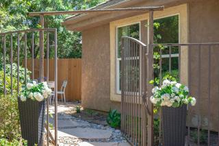 Tranquil Quiet Mountain Home w Private Garden - 4