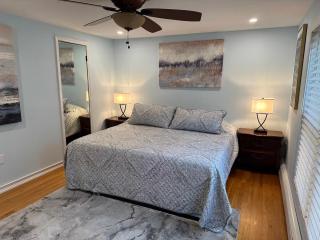 Beautiful 3 BR Near Town & Beach w King Bed - 4