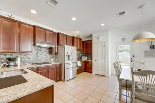 5 Mi to Lake Travis Pet-Friendly Home with Yard! - 9