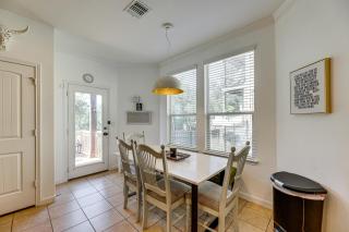 5 Mi to Lake Travis Pet-Friendly Home with Yard! - 4