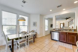 5 Mi to Lake Travis Pet-Friendly Home with Yard! - 3