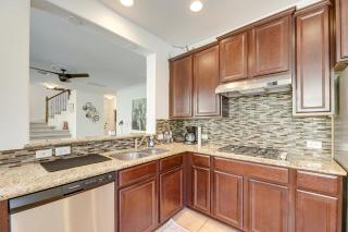 5 Mi to Lake Travis Pet-Friendly Home with Yard! - 1