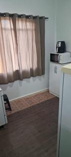 Pequeno quarto no coração de Curitiba - 1