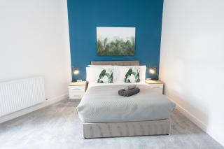 Modern House Ideal For Families and Contrators - 9