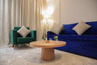 R107- Incredible 1BR Apartment with King size bed and Green Balcony - 2