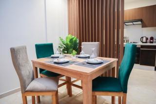 R107- Incredible 1BR Apartment with King size bed and Green Balcony - 1