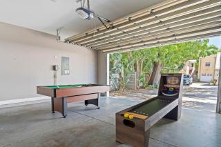 Luxury House Walking Distance to Ocean - Sleeps 12 - 3