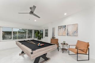 Casa Moderna 3 Bed 2 Bath with Private Patio and BBQ - 3