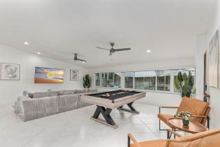 Casa Moderna 3 Bed 2 Bath with Private Patio and BBQ - 5