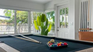 Casa Moderna 3 Bed 2 Bath with Private Patio and BBQ - 1