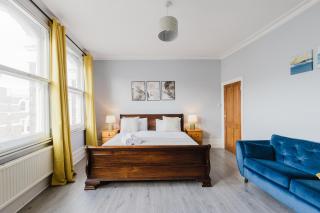 Elegant Fulham & Chelsea 3BD House - Sleeps 8 - Jacuzzi - Roof Terrace - Under New Management - 3