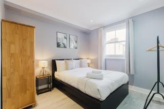 Elegant Fulham & Chelsea 3BD House - Sleeps 8 - Jacuzzi - Roof Terrace - Under New Management - 7