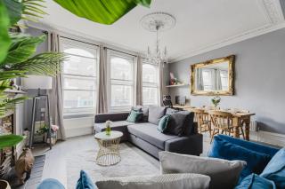 Elegant Fulham & Chelsea 3BD House - Sleeps 8 - Jacuzzi - Roof Terrace - Under New Management - 4