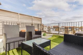 Elegant Fulham & Chelsea 3BD House - Sleeps 8 - Jacuzzi - Roof Terrace - Under New Management - 8