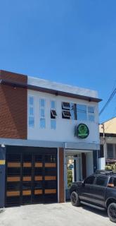 Tony's City Centered Budget Room - 8