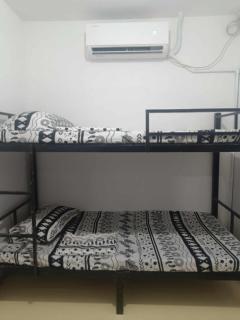 Tony's City Centered Budget Room - 4