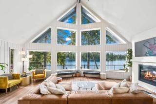 Lakefront Luxury Hot Tub Dock Canoe SUPs Firepits an Stunning Nature Views - 0