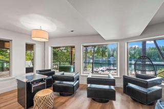 Lakefront Luxury Hot Tub Dock Canoe SUPs Firepits an Stunning Nature Views - 8