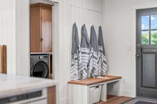 Lakefront Luxury Hot Tub Dock Canoe SUPs Firepits an Stunning Nature Views - 6