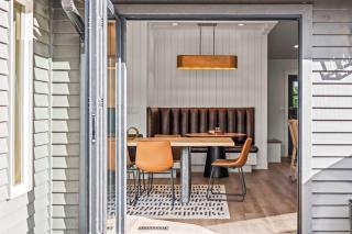 Lakefront Luxury Hot Tub Dock Canoe SUPs Firepits an Stunning Nature Views - 2