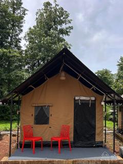 Huts And Hunters Resort Saputara - 2