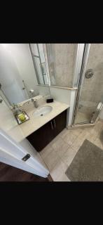 Toronto CN Tower Maple Leaf Square Luxurious 2 Bedroom Condo - 4