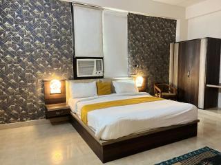 Hotel P S Villa & Banquet - 7