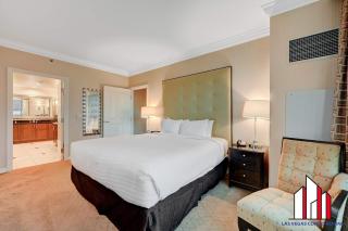 MGM Signature-09-821 1Br2Ba F1 Strip View Balcony Suite - 8