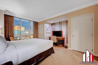 MGM Signature-09-821 1Br2Ba F1 Strip View Balcony Suite - 6