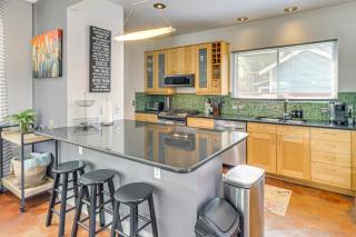 Cowboy Pool and Balcony Home 1 Mi to Dtwn Austin! - 7