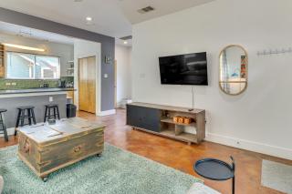 Cowboy Pool and Balcony Home 1 Mi to Dtwn Austin! - 4